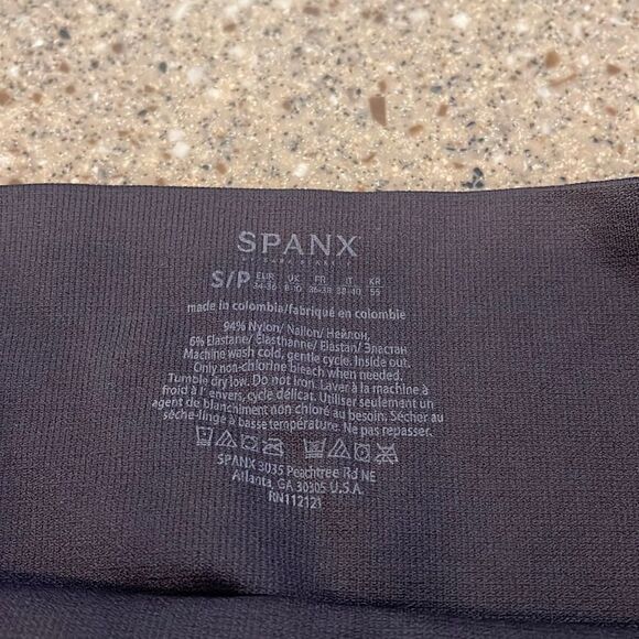 SPANX Look At Me Now Camo Leggings - Picture 4 of 11